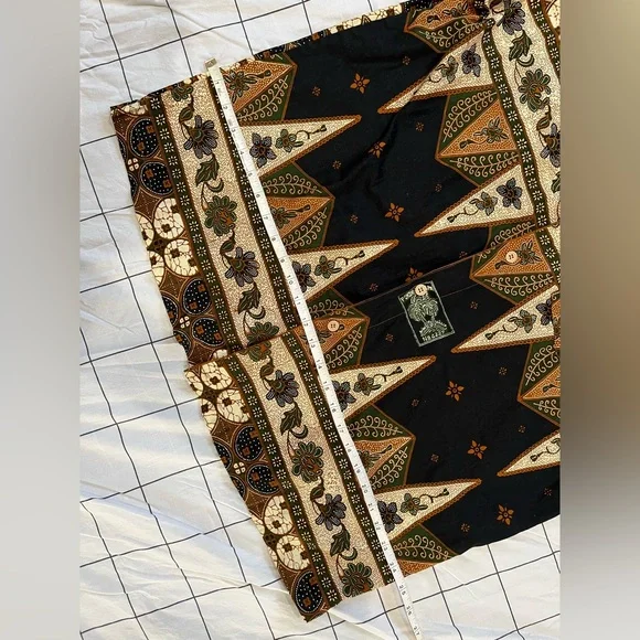 Vintage fabric print button down shirt. Oversized. - Picture 5 of 9